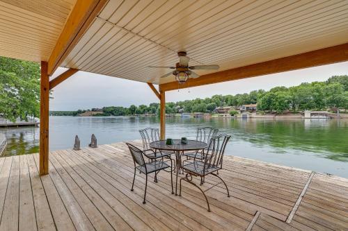 Bella Vista Home with Kayaks and Deck on Loch Lomond! in Bella Vista, USA