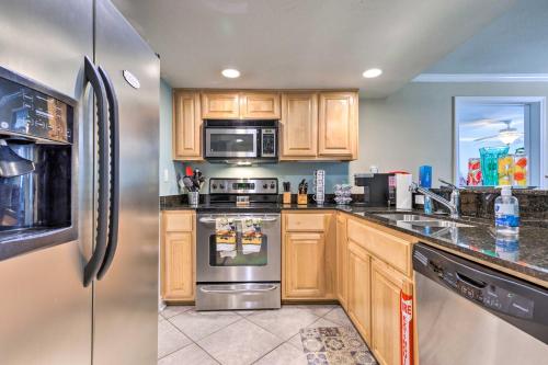 Ground-Floor Condo Walk to Beach and Casino! - image 13