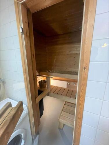 Kotimaailma - Saunallinen kolmio Herttoniemessä, Хельсинки (фото 6)