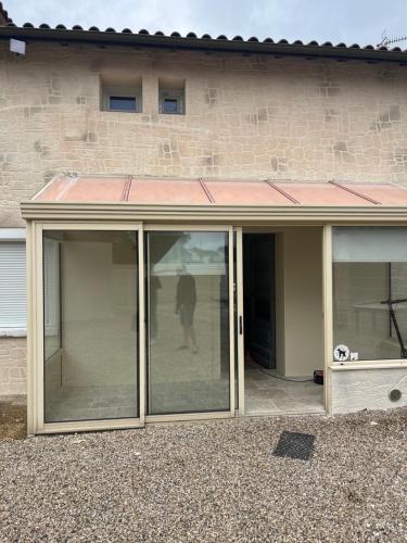 Chambre 7 kitchenette Les gites de la Gare in Saint Front De Pradoux