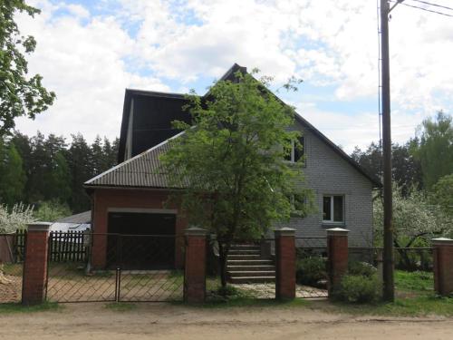 Cozy apartment near the airport in Babite