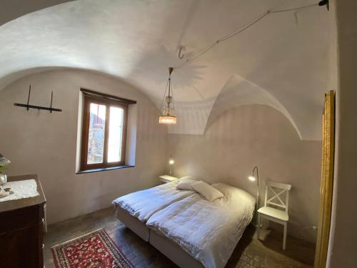 Charming town house with rooftop terrace in Pigna