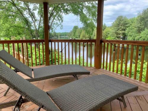 Chalet BIA - Au courant des 2 rivières (Chalet BIA - Au courant des 2 rivieres) in Laimridža (QC)