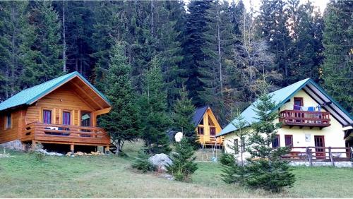 Peaks of the Balkans Trail 192 km -- Hostel Panorama --