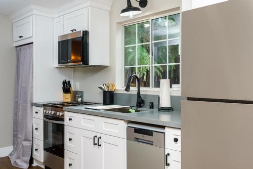 Entire 2 bedroom Pet Friendly Guest Cottage in 阿爾派恩 (CA)