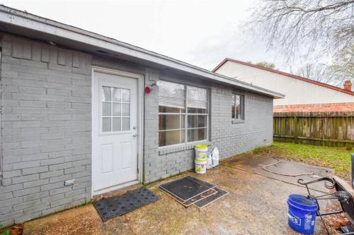 4BR Family Getaway - Pets Welcome, Self Check-In! in Humble, USA