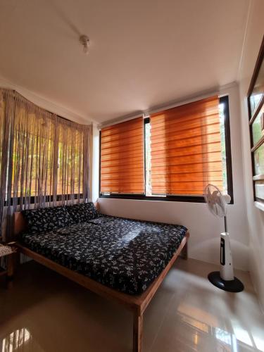 MoRue's Den in บาทางกัส