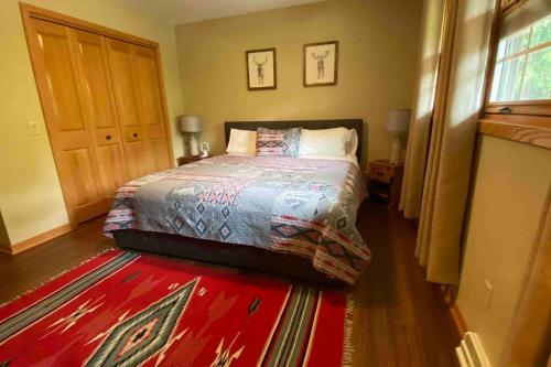 Enchanted Lodge in Fitchburg, USA