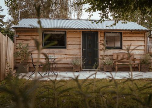 Rose Hideaway - Forest of Dean Cosy Cabin Retreat