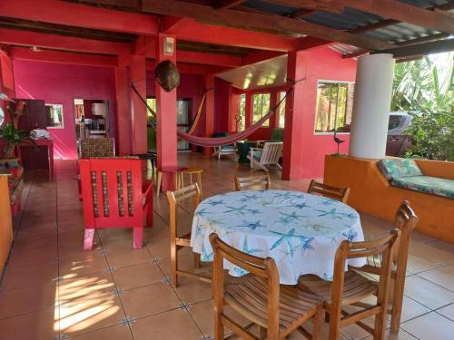 MARDEORO BEACH HOUSE in Barra De Santiago