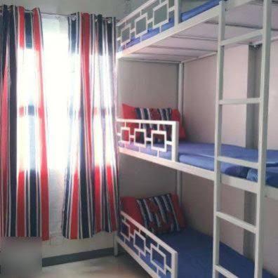 TRANSIENT ROOM STUDIO HOSTEL Backpakers 1 bathroom 4 person allowed.