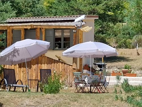 Petit studio dans la prairie gîte à louer Valderoure