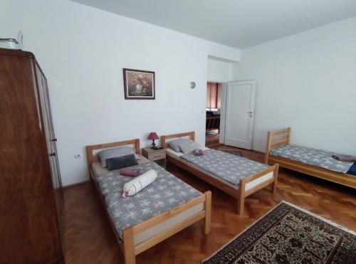 Trosoban stan u Zenici - image 7