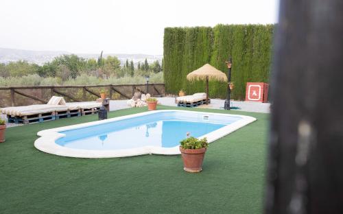 LA CUADRA, Finca a los pies de Sierra Nevada, a 10 minutos del centro, Piscina, Jardín, Barbacoa
