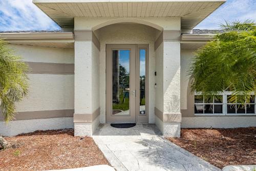 Villazo Ann Cape Coral - image 6