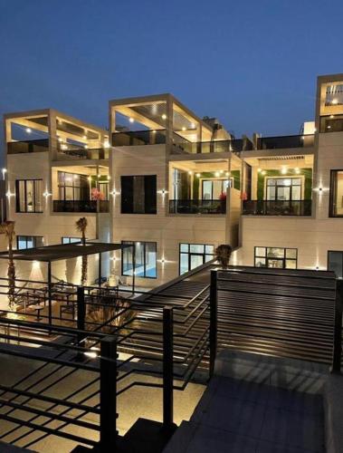 شاليهات إطلالة البحر – khách sạn tại Al Buhairah