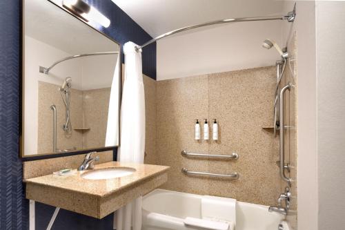 Fairfield Inn & Suites by Marriott Yakima - image 10