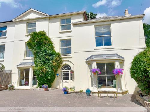 B&B Whitchurch - Portland House - Bed and Breakfast Whitchurch