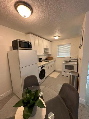 Cozy & Confy apt w/full kitchen for 4ppl in Fort Lauderdale, USA
