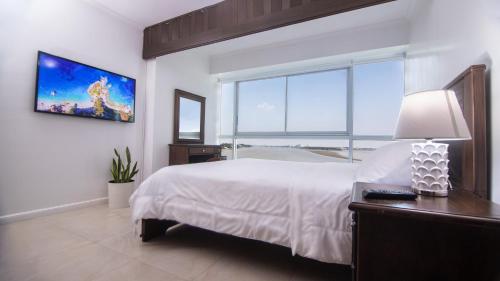 B&B Guayaquil - Suite 206, Riverfront, vista al río, Puerto Santa Ana, Guayaquil - Bed and Breakfast Guayaquil