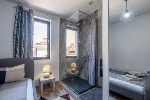 NEW Le coin bleu - Top center