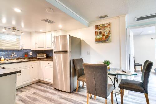 Remodeled Seminole Apt and Yard 3 Mi to Beach! in Redington Shores, USA