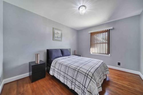 Cozy Ranch Hideaway 10 Min CLT Uptown w/EV charger in Charlotte, USA