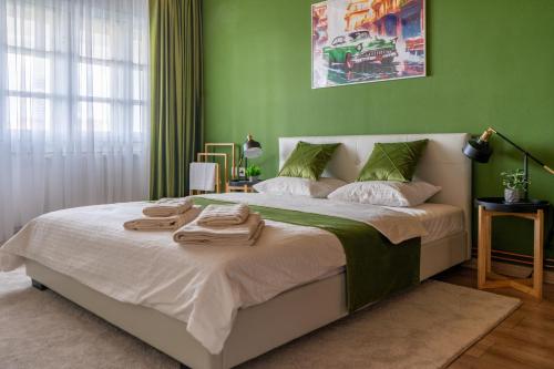 MooToo Central Flat One