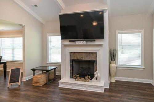 Quiet Family Home 15 Mi to Dtwn Huntsville! in Hazel Green, USA