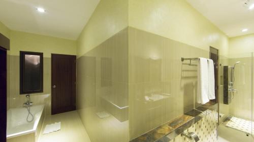 2 bedrooms, 3 beds