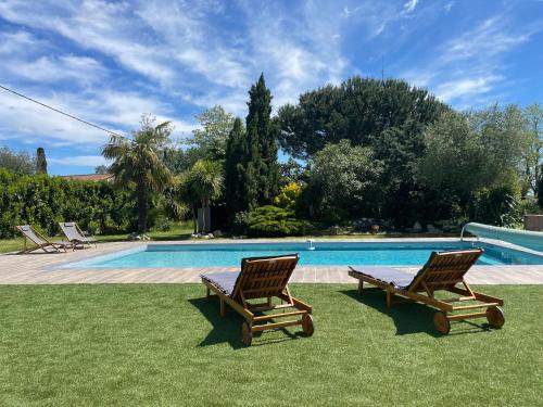 Gite confortable avec terrasse et piscine - Location saisonnière - Reignac