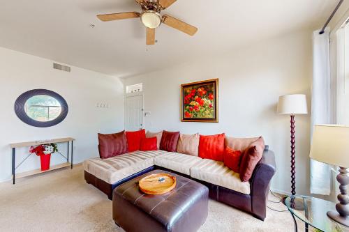 Live, Work, Play in Ahwatukee - Tap to explore photos