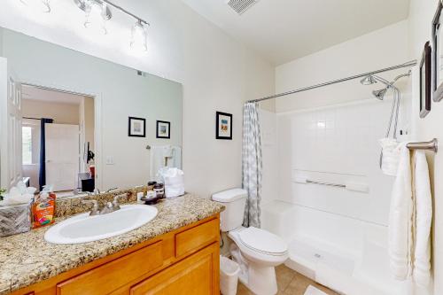 Live, Work, Play in Ahwatukee - Tap to explore photos