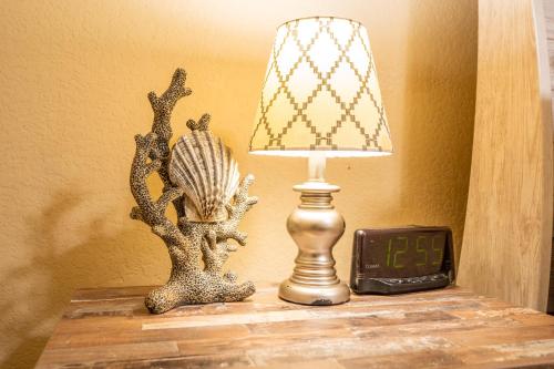 Ember’s View, Spa City Jewel- Lovely Lake Condo