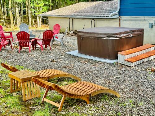 Sauna, Games,Grill, View,Lake,Pool,TVs