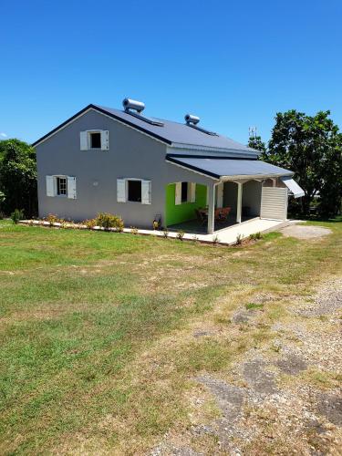 Maison de 3 chambres avec jardin amenage et wifi a Le Moule - Location saisonnière - Le Moule