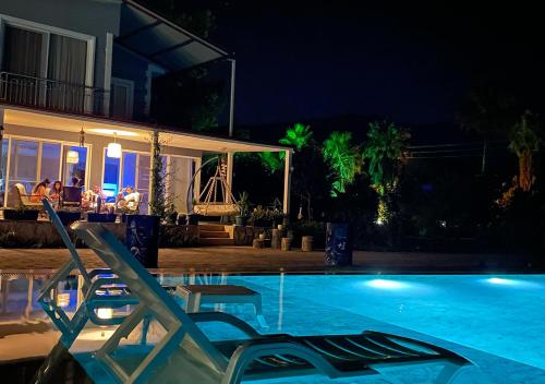 Marmaris Hisarönü'nde Havuzlu Villa