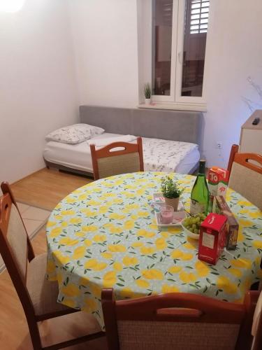  Apartment Bodrožić in Omiš