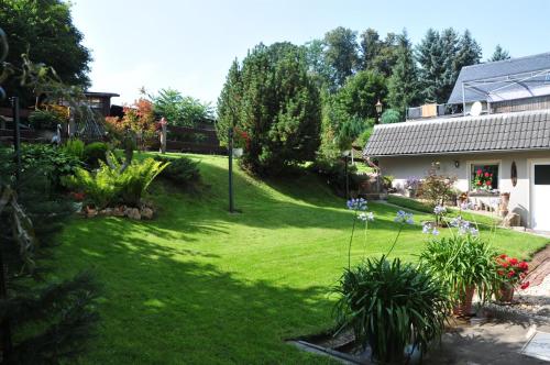 tuin, FEWO An der Linde Mülsen (FEWO An der Linde Mulsen) in Lichtenstein