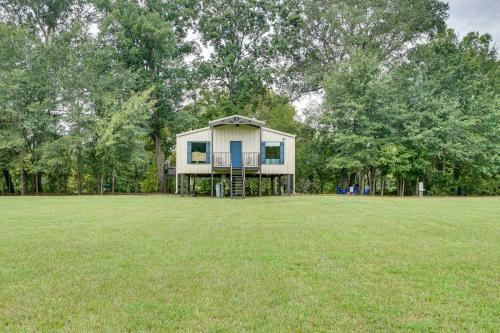 Riverfront Broken Bow Cabin with Private Hot Tub! in Broken Bow, USA