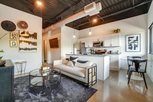 . Modern Nashville Studio 5 Mi to Downtown!