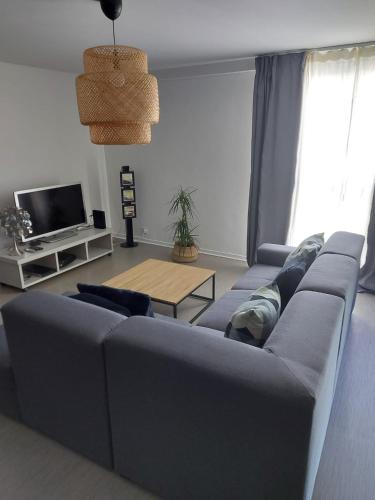 Appartement Confort Miribel 80m2 - Location saisonnière - Miribel