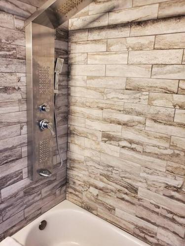 Palm Harbor Waterfront with pool & Game room in Palm Harbor