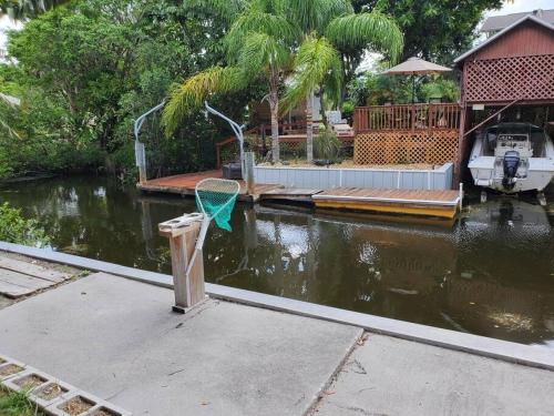 Palm Harbor Waterfront with pool & Game room