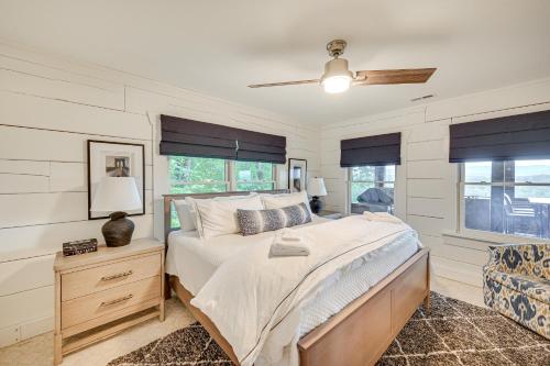 Relaxing Salem House with Boat Slip and Mtn Views!