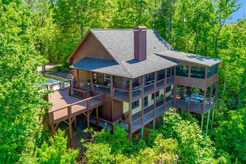 Relaxing Salem House with Boat Slip and Mtn Views!