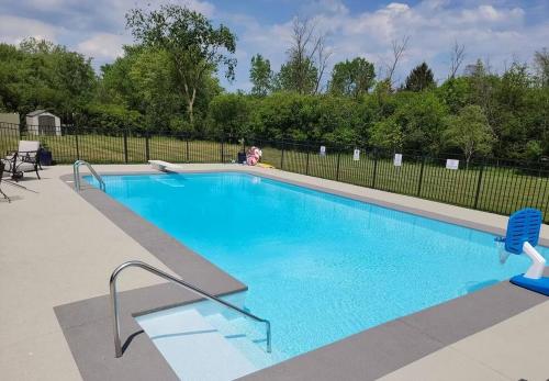 Kilátás, 2-Acre Highland Park Retreat with Heated Pool ~ 5* in Highland Park (IL)