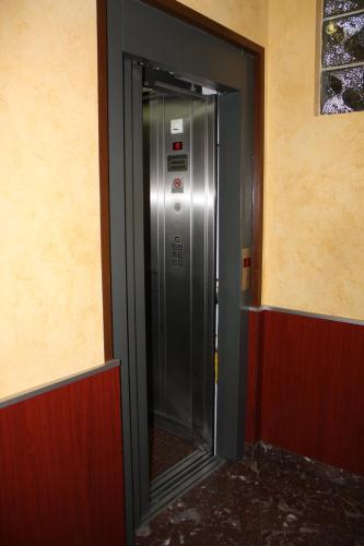 Hotel Los Angeles - image 11