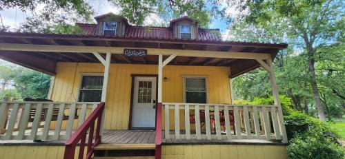 Olive Cabin - image 2