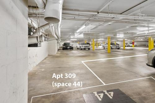 Beverly Hills Chic 2 bed 2bath with Patio and Parking 309, Los Ángeles (foto 7)